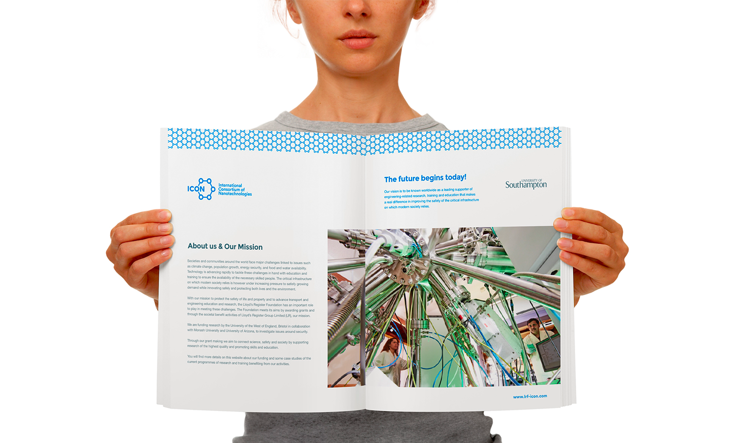 Το λογότυπο σε φυλλάδια ΓΡΑΦΙΣΤΙΚΟΣ ΣΧΕΔΙΑΣΜΟΣ